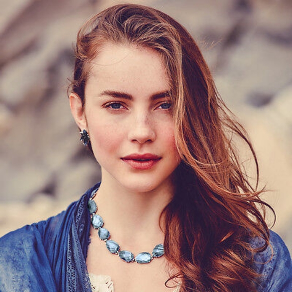 Chloe + Isabel Northern Mist necklace and bracelet set - Picture 4 of 12